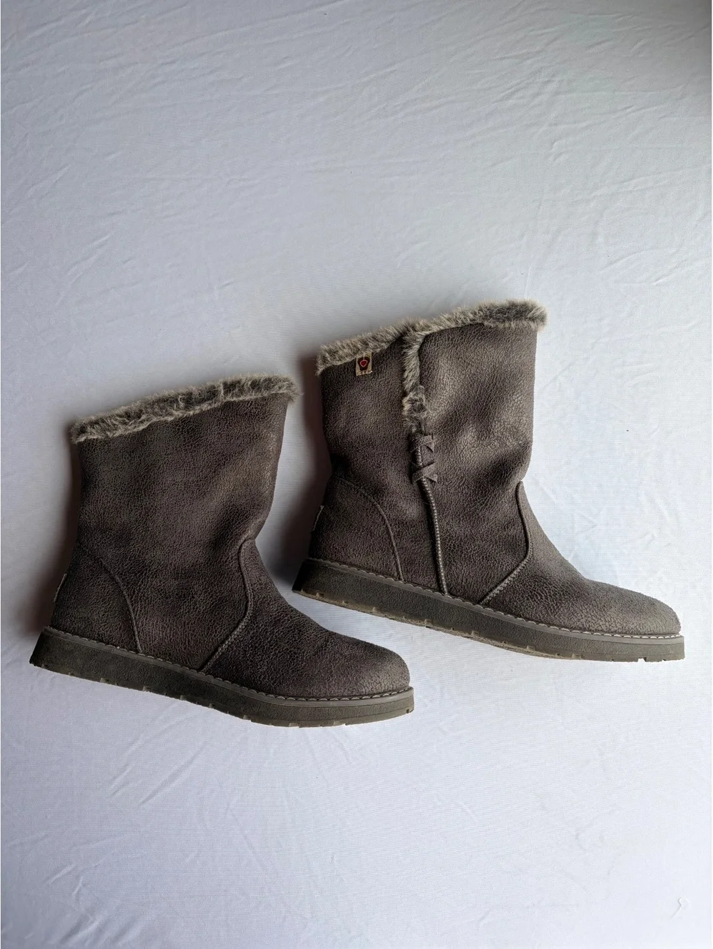 BOBS Skechers Womens Size 7 Gray Faux Fur Lined Winter Boots Pull On
